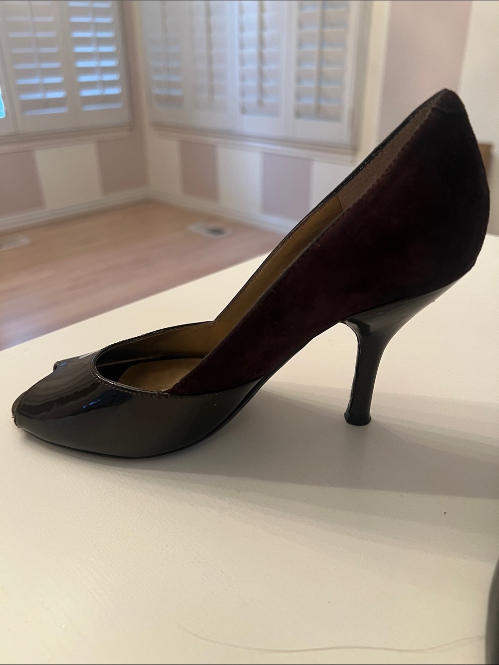 Enzo Angiolin Patent and Suede Pump in brown